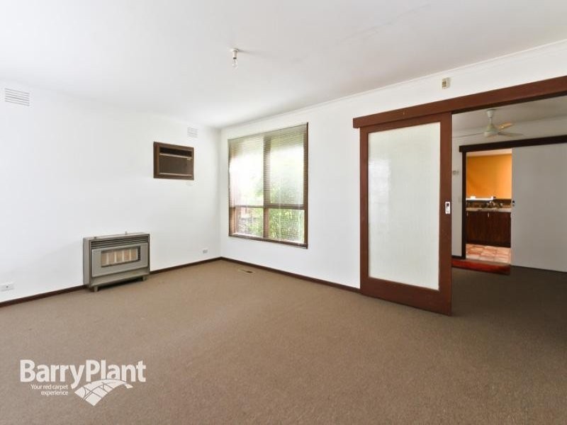 8 Deanswood Close, Keysborough VIC 3173