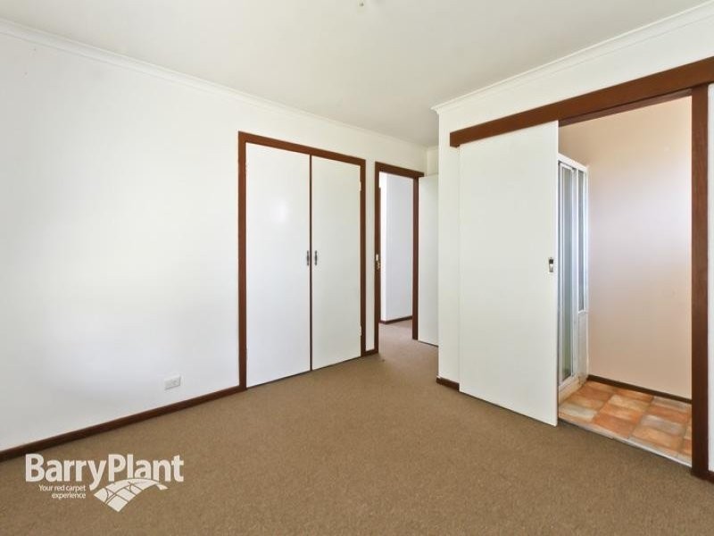 8 Deanswood Close, Keysborough VIC 3173