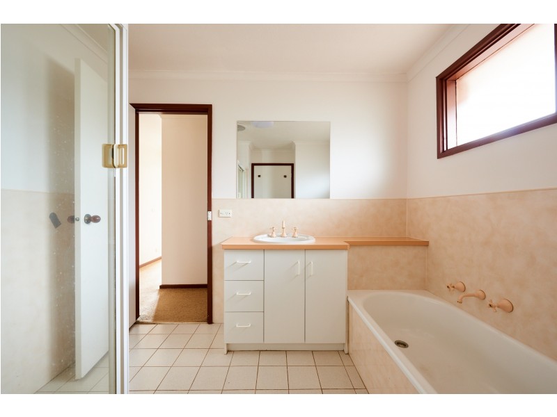 31 Simpson Drive, Dandenong North VIC 3175