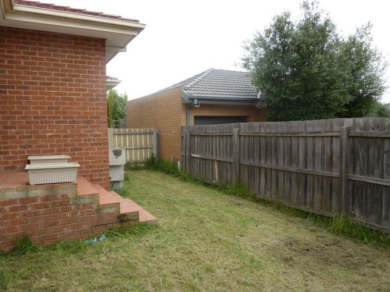 2/27 Larbert Road, Noble Park VIC 3174