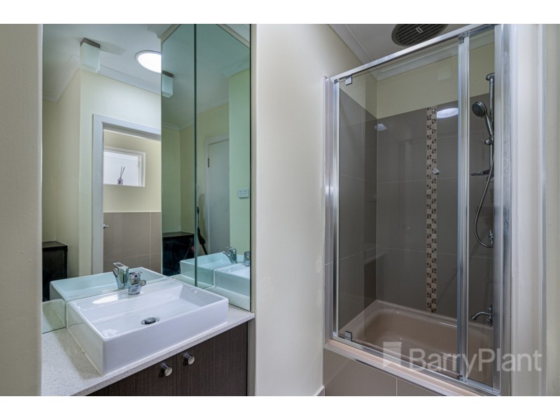 2/25 Kemp Street, Springvale VIC 3171