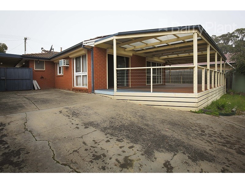 11 Sinclair Court, Hampton Park VIC 3976