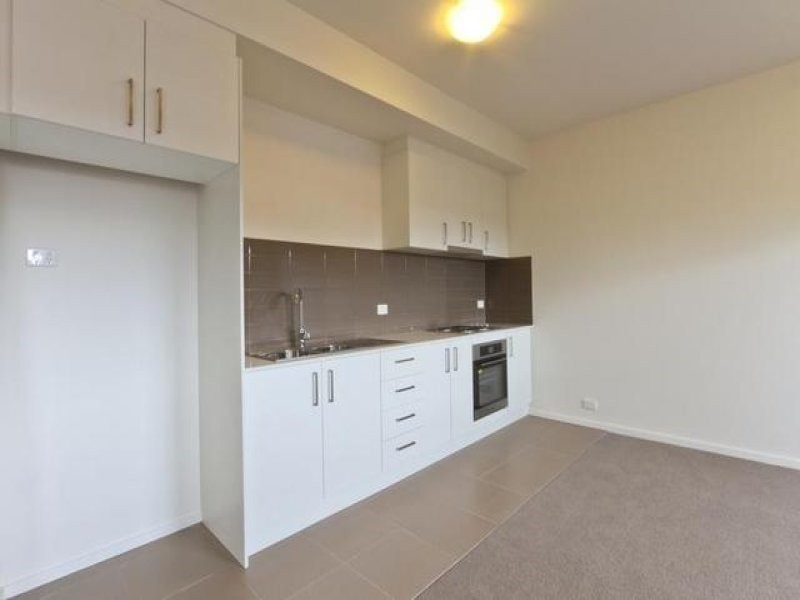15/3 Close Ave, Dandenong VIC 3175