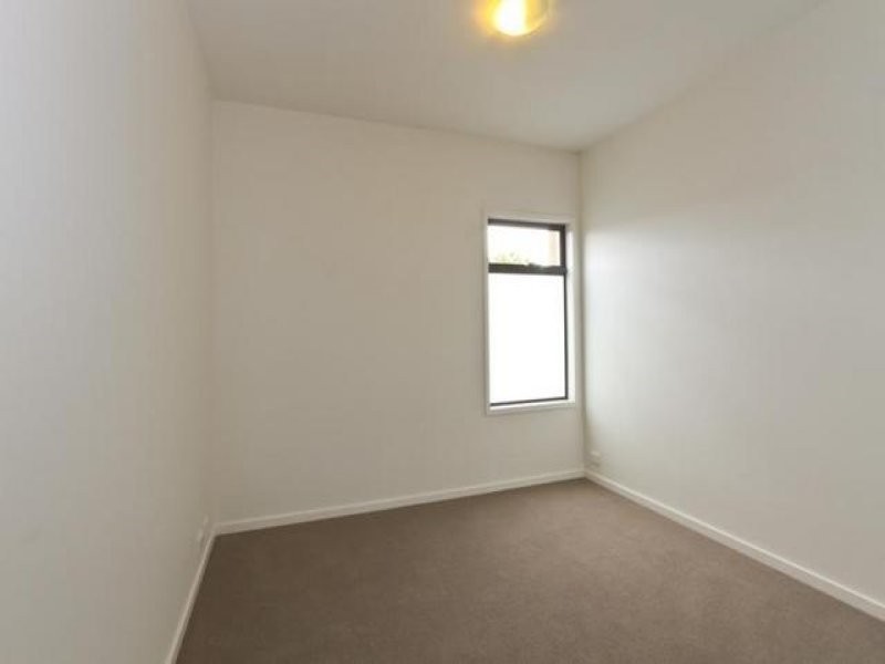 15/3 Close Ave, Dandenong VIC 3175