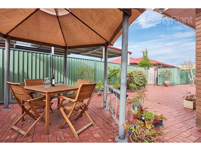 24 Vitis Ave, Noble Park VIC 3174