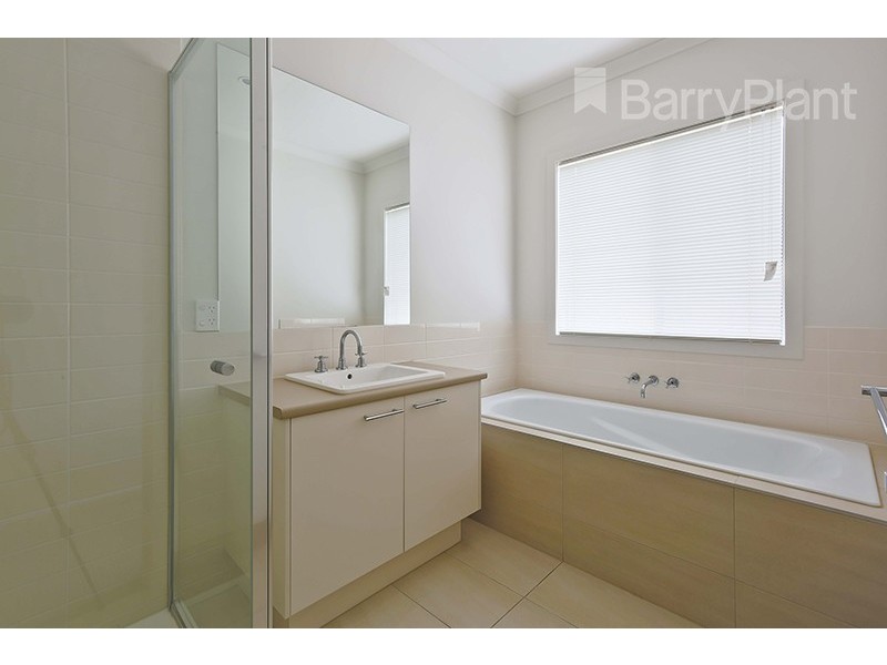 208 Clarendon Drive, Keysborough VIC 3173