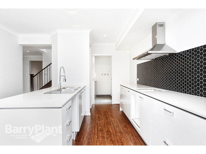 10 Solsbury Crescent, Keysborough VIC 3173