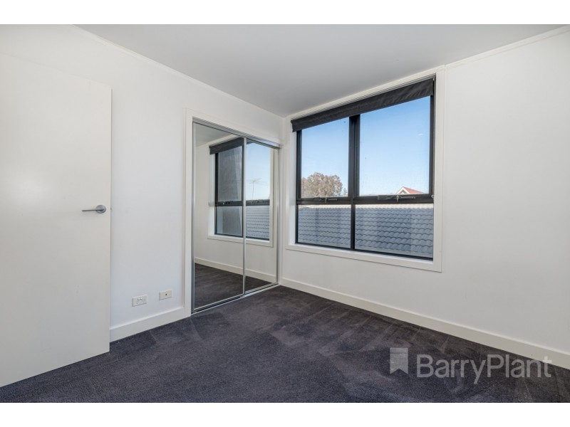 2/12 New Street, Dandenong VIC 3175