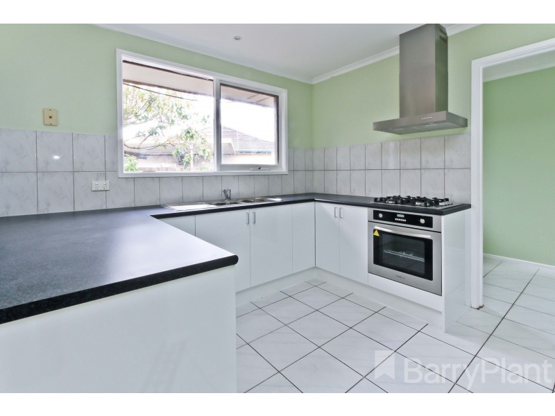 2/95 Kingsclere Ave, Keysborough VIC 3173