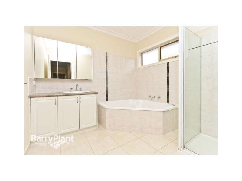 16a Somerset Drive, Dandenong North VIC 3175