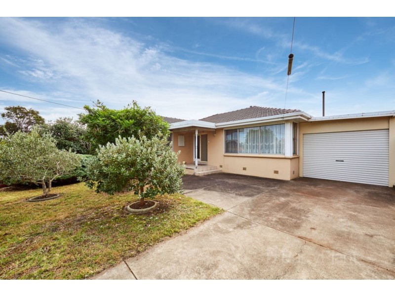 13 Stevenson Avenue, Dandenong North VIC 3175