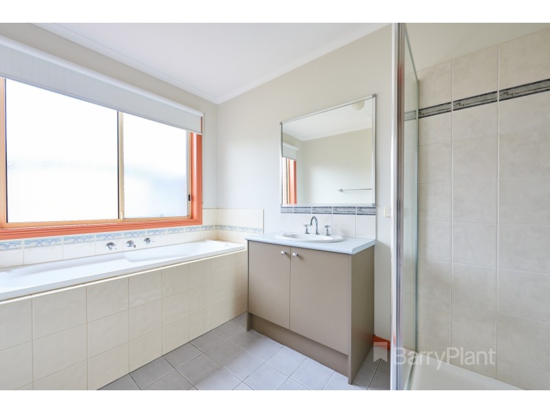 4 Springhill Drive, Cranbourne VIC 3977