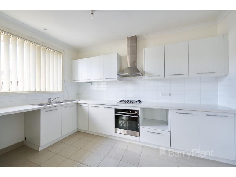 2/8 Scullin Street, Dandenong North VIC 3175