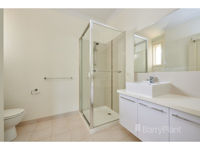 2/8 Scullin Street, Dandenong North VIC 3175