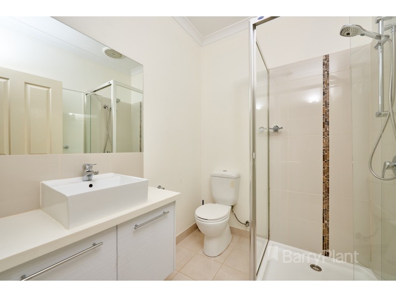 2/8 Scullin Street, Dandenong North VIC 3175