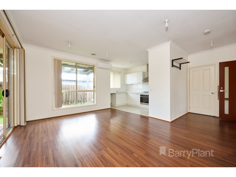 2/8 Scullin Street, Dandenong North VIC 3175