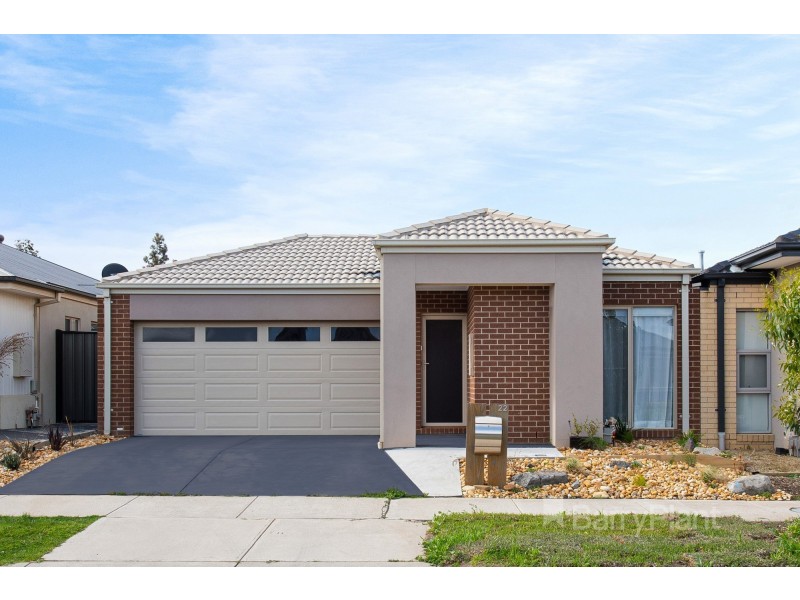 22 Wilkiea Crescent, Cranbourne North VIC 3977