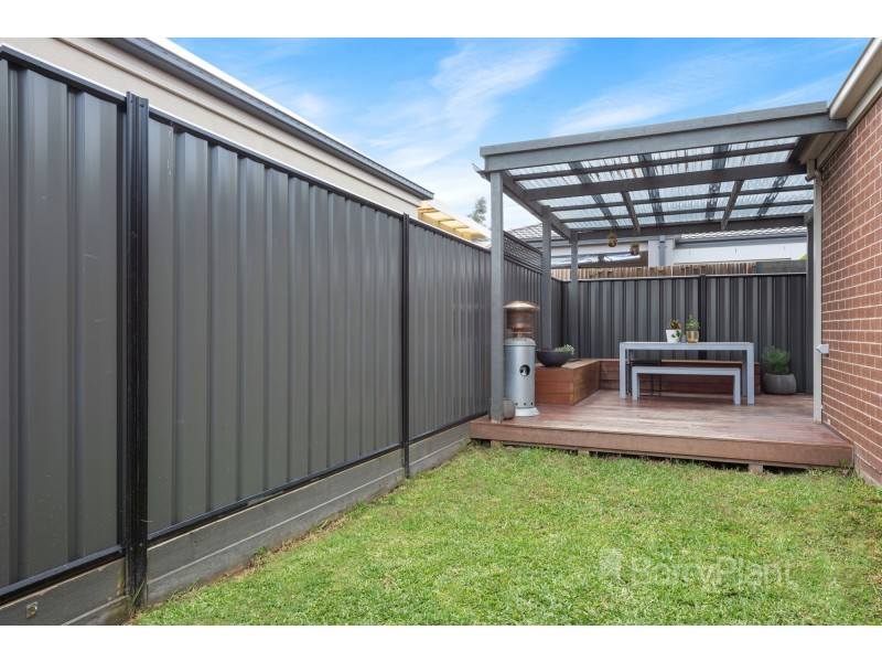 22 Wilkiea Crescent, Cranbourne North VIC 3977