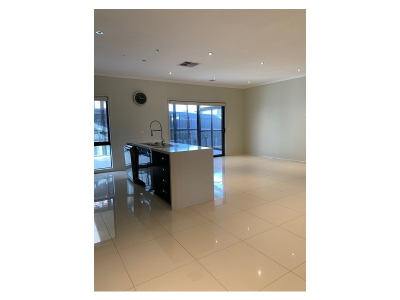 2 Tulip Way, Keysborough VIC 3173