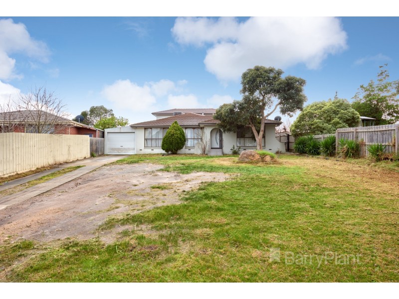 42 Oaktree Drive, Hampton Park VIC 3976