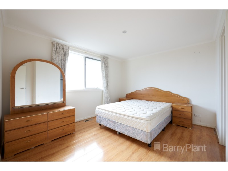 42 Oaktree Drive, Hampton Park VIC 3976