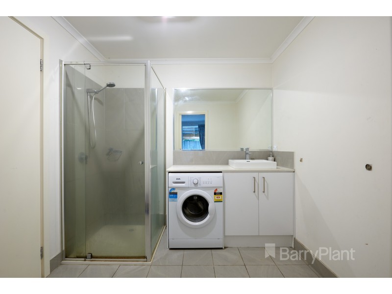 42 Oaktree Drive, Hampton Park VIC 3976