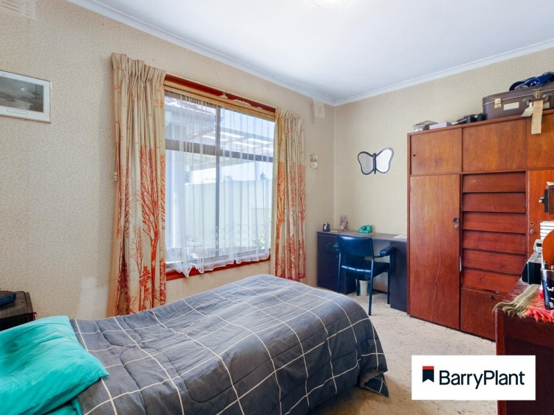 27 Camellia Avenue, Noble Park North VIC 3174
