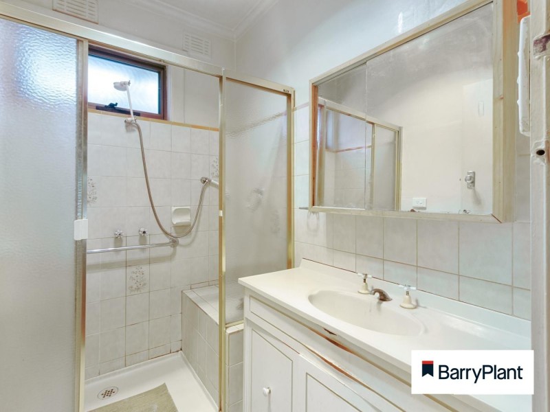 27 Camellia Avenue, Noble Park North VIC 3174