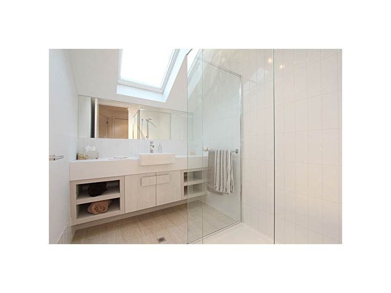 1/7 Heath Avenue, Oakleigh VIC 3166