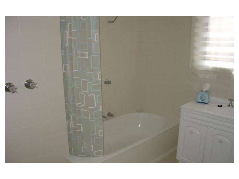 2/31 Larbert Road, Noble Park VIC 3174