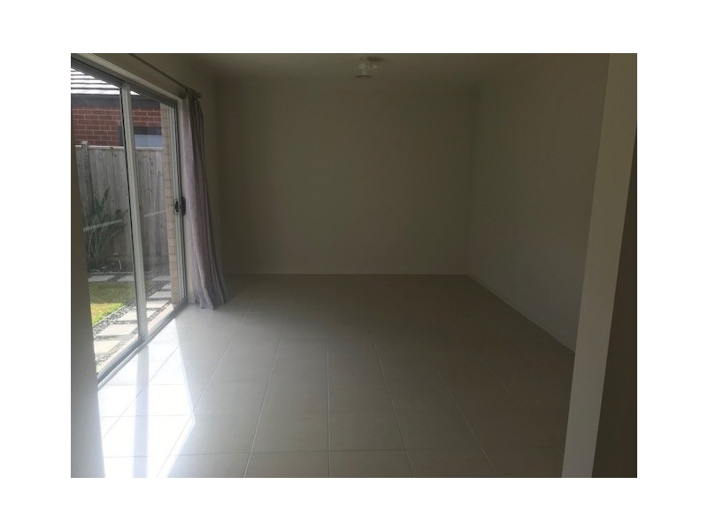 68 Burnham Cres, Keysborough VIC 3173
