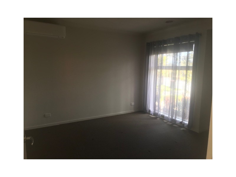 68 Burnham Cres, Keysborough VIC 3173