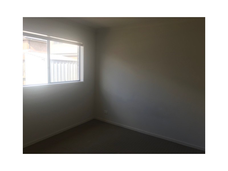 68 Burnham Cres, Keysborough VIC 3173