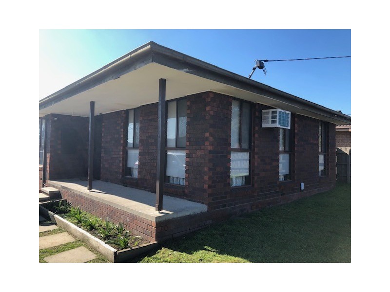 39 Fenfield Street, Cranbourne VIC 3977