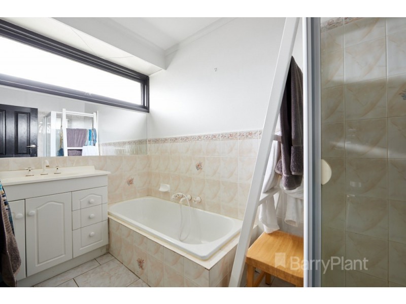 4 Loftus Court, Keysborough VIC 3173