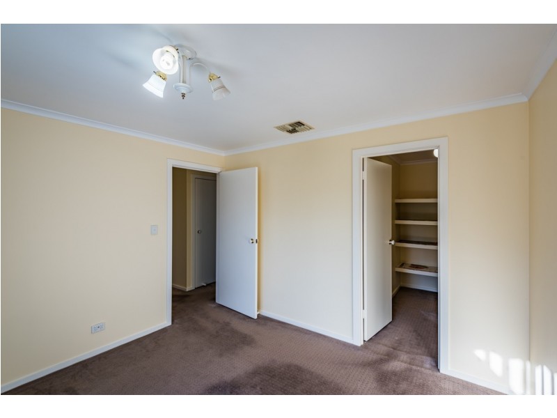 4/33 Fintonia Road, Noble Park VIC 3174