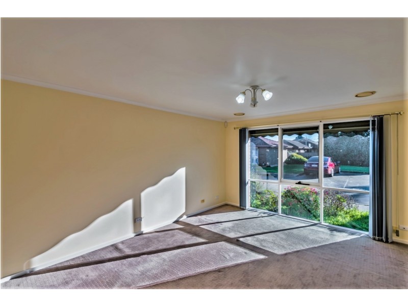 4/33 Fintonia Road, Noble Park VIC 3174