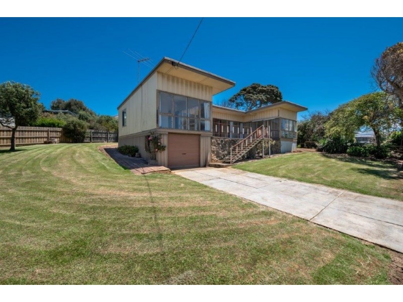 59 Phillip Island Rd, Surf Beach VIC 3922
