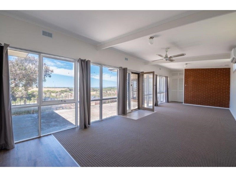 59 Phillip Island Rd, Surf Beach VIC 3922