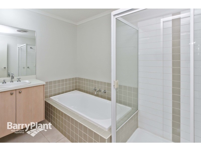 13 Ivory Cres, Springvale South VIC 3172