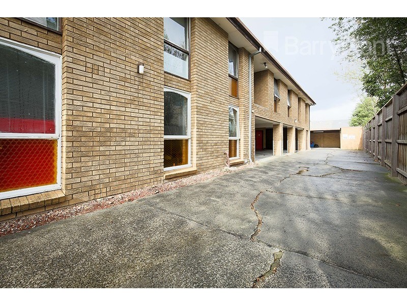 2/6 St James Avenue, Springvale VIC 3171