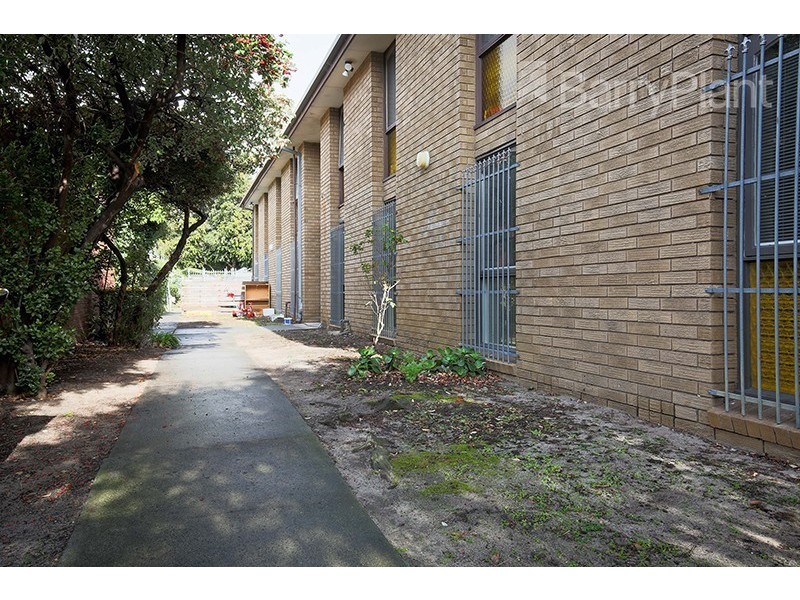 2/6 St James Avenue, Springvale VIC 3171