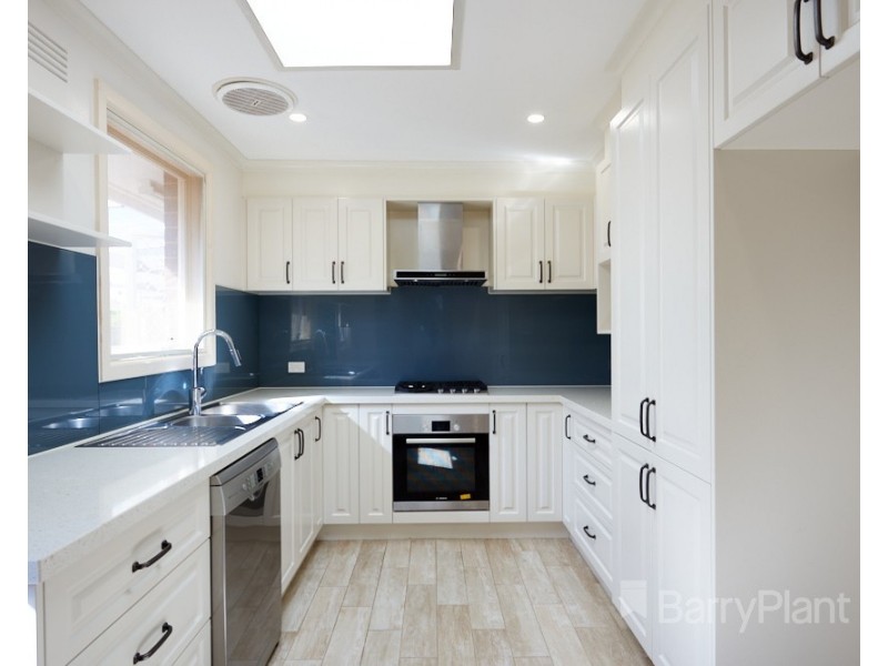 52 Shalimar Cres, Dandenong North VIC 3175