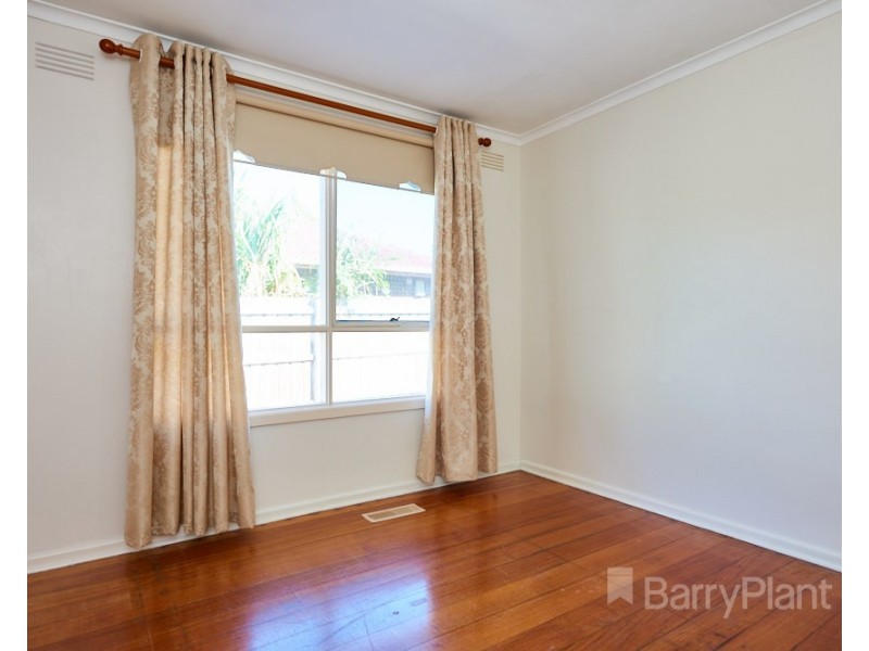 52 Shalimar Cres, Dandenong North VIC 3175