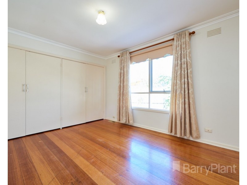 52 Shalimar Cres, Dandenong North VIC 3175