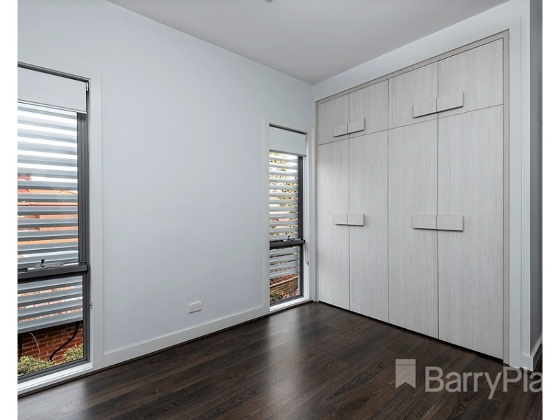 2/7 Heath Avenue, Oakleigh VIC 3166