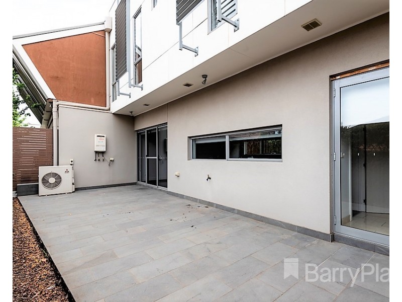2/7 Heath Avenue, Oakleigh VIC 3166