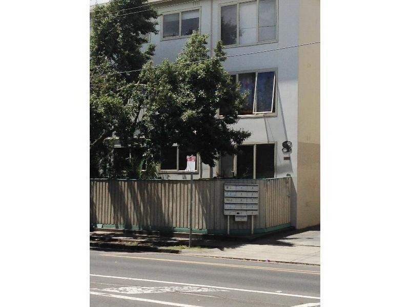 2/8 Mitford Street, St Kilda VIC 3182