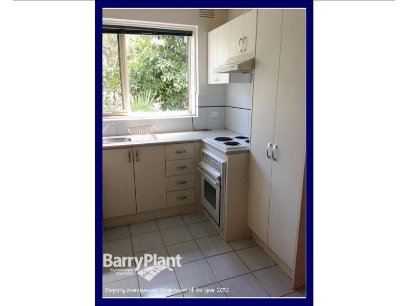 2/8 Mitford Street, St Kilda VIC 3182