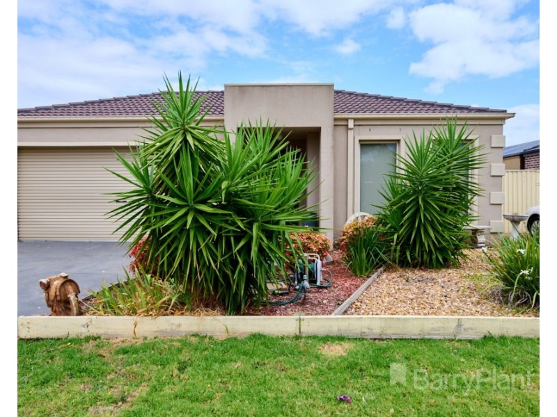 3 Delft Place, Pakenham VIC 3810